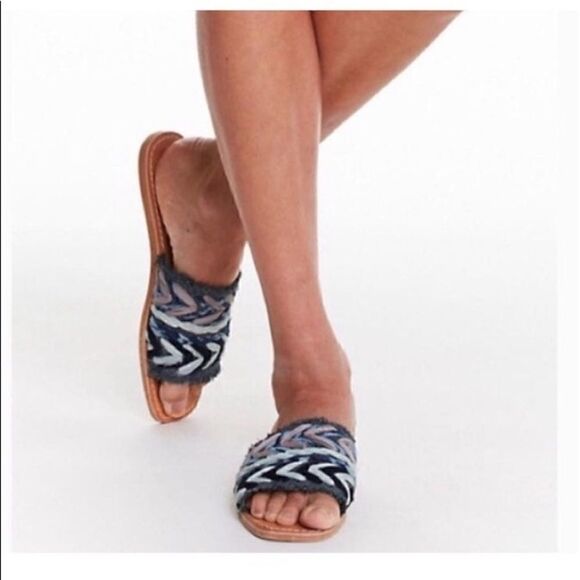 Dolce Vita Corey Slip On Shoe - Picture 11 of 11